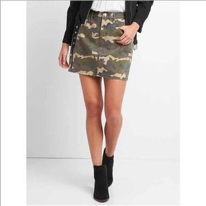NWOT💕 GAP Camo Denim Skirt